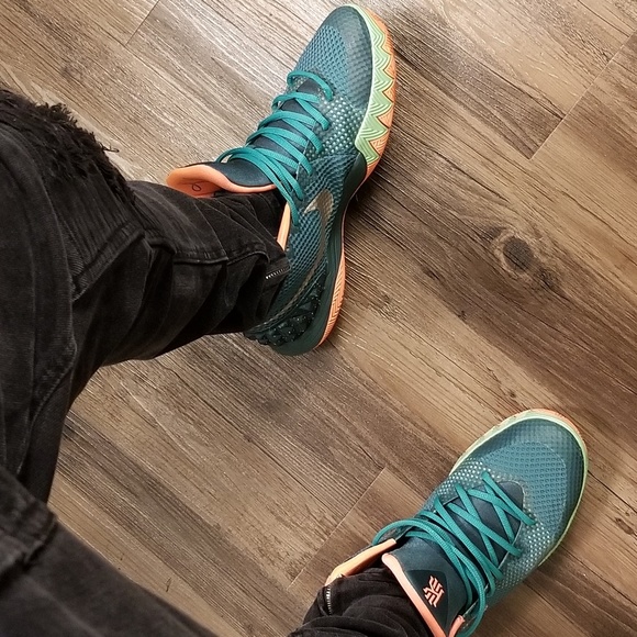 Nike Other - Kyrie 1 "Flytrap"